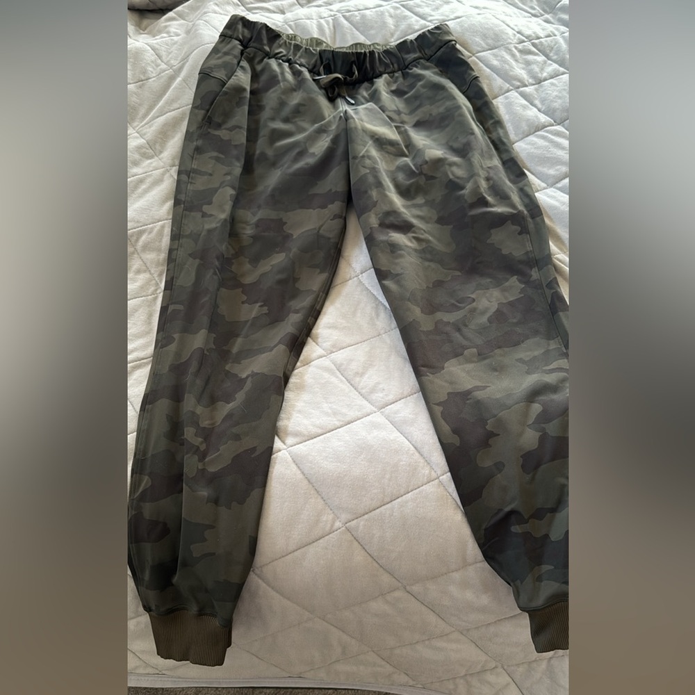 Lulu On the Fly Joggers